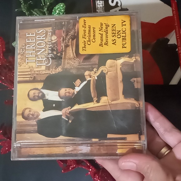 THE THREE TENORS CHRISTMAS AND A PIANO CHRISTMAS CDs - Picture 2 of 8